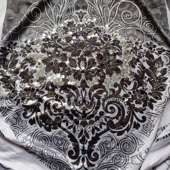 ♧ Black, White and Gray Blouse Swirl and Floral Pattern Flutter Sleeve - Picture 3 of 12